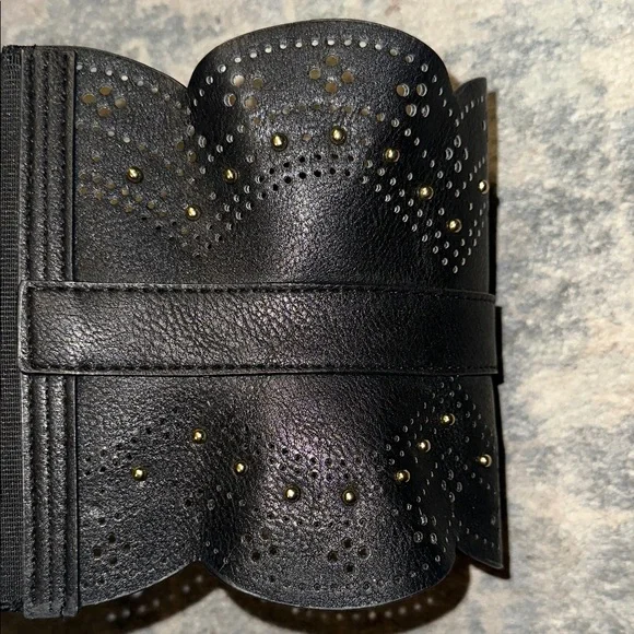 bebe Black Triple Buckle Belt - Picture 6 of 11